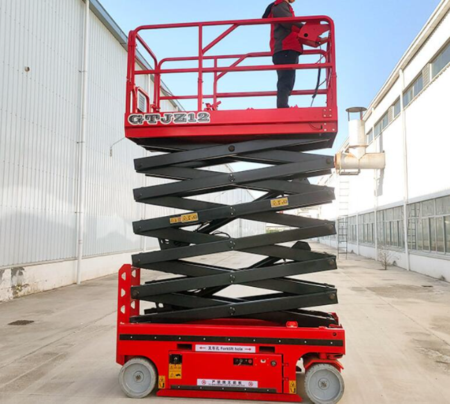 新乡自行走移动式升降机